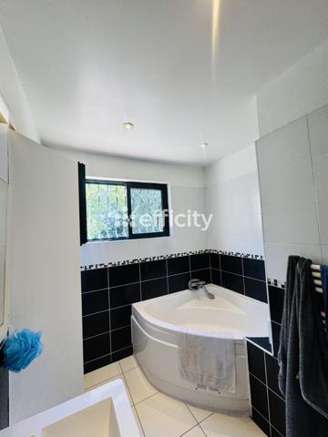 Appartement
         4 pièces
        - 86 m² 315 000 € *