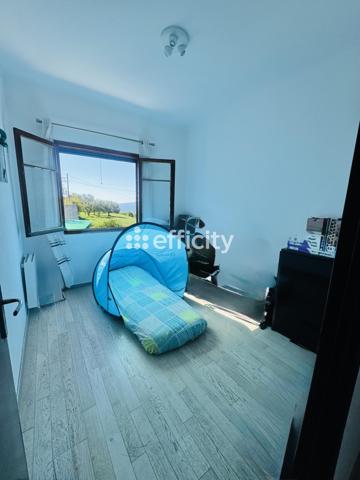 Appartement
         4 pièces
        - 86 m² 315 000 € *