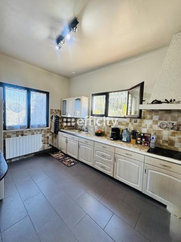 Appartement
         4 pièces
        - 86 m² 315 000 € *