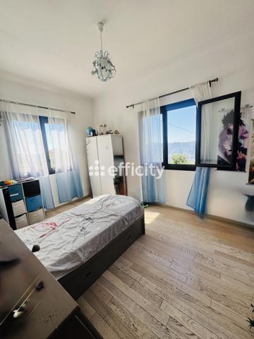 Appartement
         4 pièces
        - 86 m² 315 000 € *