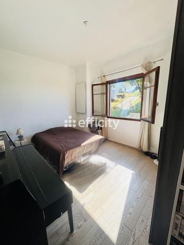 Appartement
         4 pièces
        - 86 m² 315 000 € *