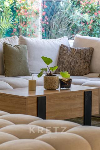 VILLA CONTEMPORAINE AVEC VUE IMPRENABLE SUR LE VILLAGE ET LA VALLÉE