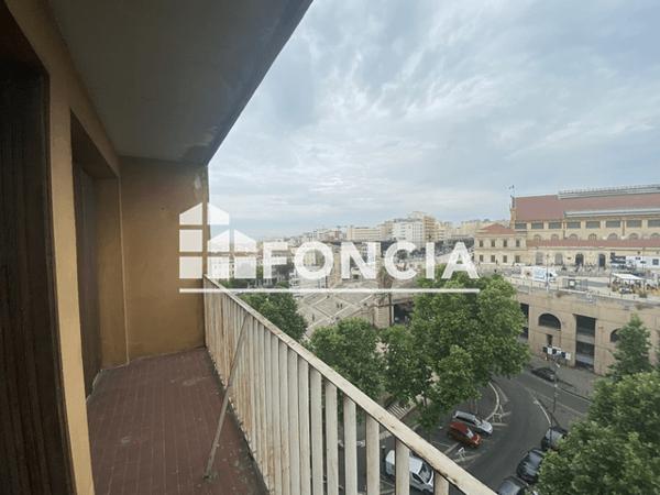 Location Studio 18 m² - 27 RUE LAFAYETTE Marseille 13001