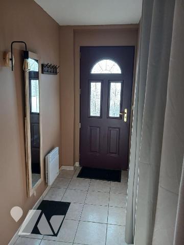 CHAMPVALLON, Maison d'habitation comprenant au rez-de-chaussée une entrée desservant un cabinet...