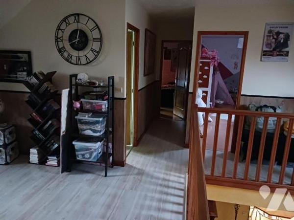 CHAMPVALLON, Maison d'habitation comprenant au rez-de-chaussée une entrée desservant un cabinet...