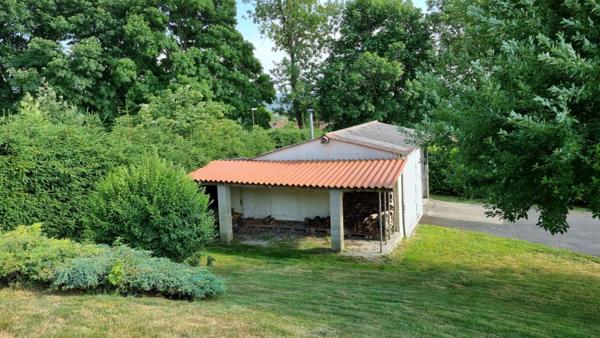 Riotord 43220 Maison PLAIN-PIED rénovée en 2021 95,33m² 2 chambres 2 garages sur 1500m² de terrain