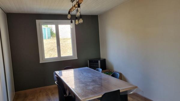 Riotord 43220 Maison PLAIN-PIED rénovée en 2021 95,33m² 2 chambres 2 garages sur 1500m² de terrain