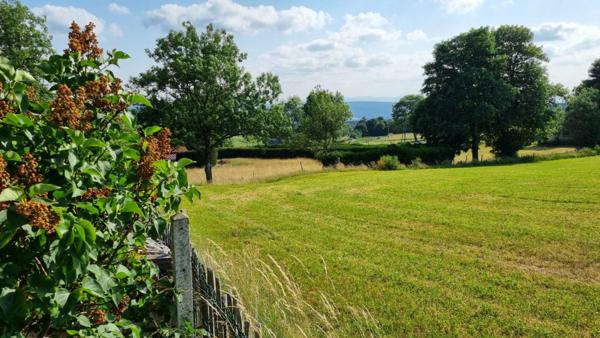 Riotord 43220 Maison PLAIN-PIED rénovée en 2021 95,33m² 2 chambres 2 garages sur 1500m² de terrain