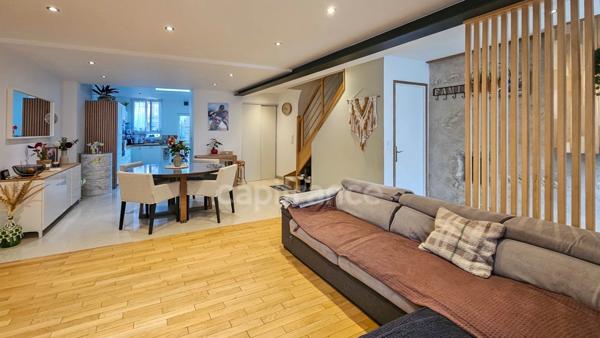 A vendre ETAMPES (91) . Maison en très bon état, 6 pièces, cave, cour et jardin clos.