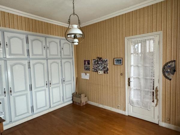 MAISON DE CARACTERE - 4 CHAMBRES - DEPENDANCES