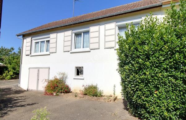 Pavillon sur sous-sol total 2 chambres et jardin à EPERNON