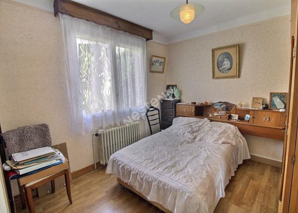 Pavillon sur sous-sol total 2 chambres et jardin à EPERNON