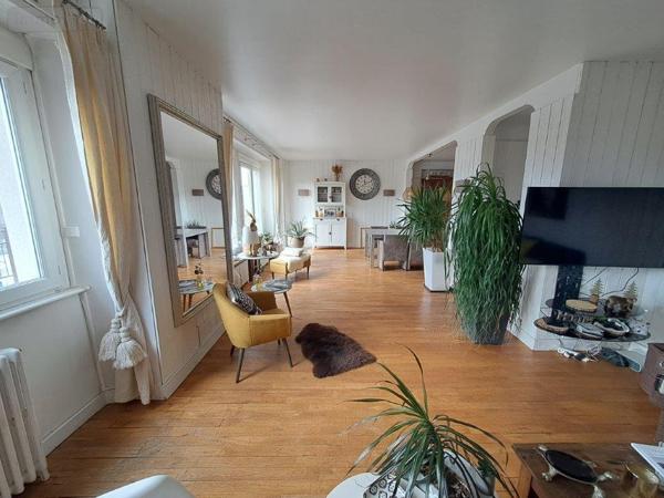 Maison à vendre à Saint-Flour dans le Cantal (15100), ref : 044/1114