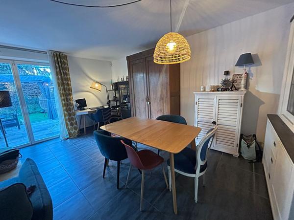 MAISON RECENTE SANS TRAVAUX AVEC EXTERIEUR ET PARKINGS