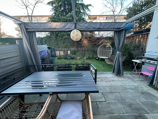 MAISON RECENTE SANS TRAVAUX AVEC EXTERIEUR ET PARKINGS