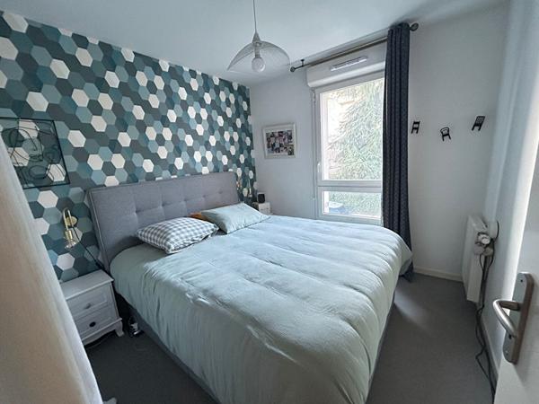 MAISON RECENTE SANS TRAVAUX AVEC EXTERIEUR ET PARKINGS