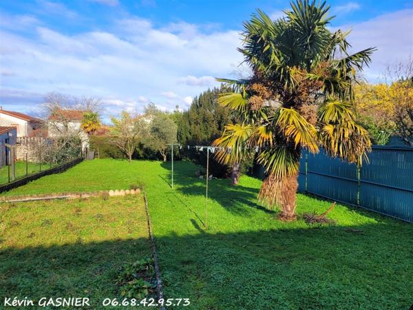 SOYAUX (16800) : Maison de plain pied avec 2 chambres et jardin clos