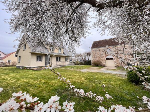 Maison Arcisses 7 pièce(s) 145 m2