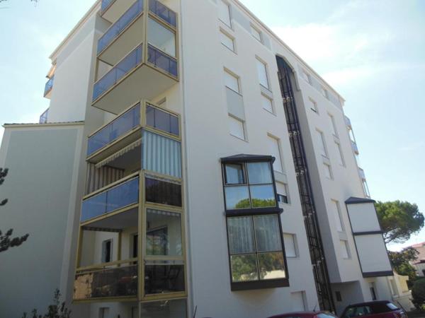 Appartement 2 pièces avec jardin terrasse et garage proche Marché