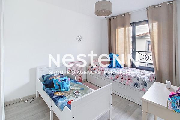 Grande Maison Ultra moderne Moderne de 2014 T6 avec 3 chambres Garage Centre Mediathèque- 69500 BRON