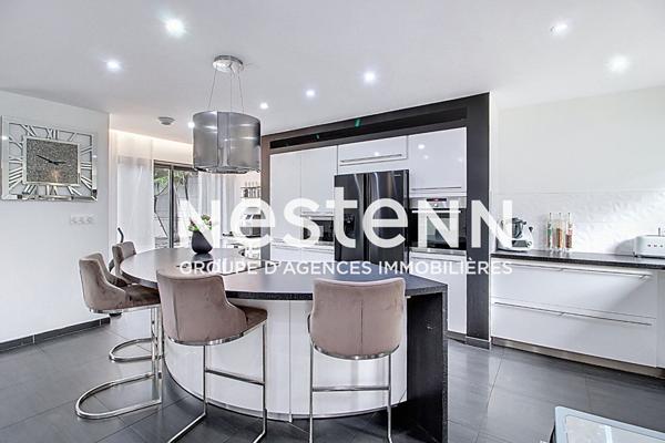 Grande Maison Ultra moderne Moderne de 2014 T6 avec 3 chambres Garage Centre Mediathèque- 69500 BRON