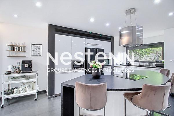 Grande Maison Ultra moderne Moderne de 2014 T6 avec 3 chambres Garage Centre Mediathèque- 69500 BRON