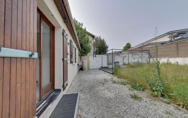 Maison à vendre    4 pièces • 100 m2 Le Blanc-Mesnil