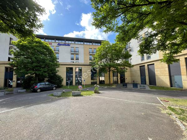 3 studios avec parking dans une résidence étudiante à côté de la gare de Metz