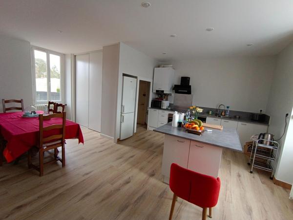 Maison à CHANTONNAY, 85110 - 12 pièces 247m²