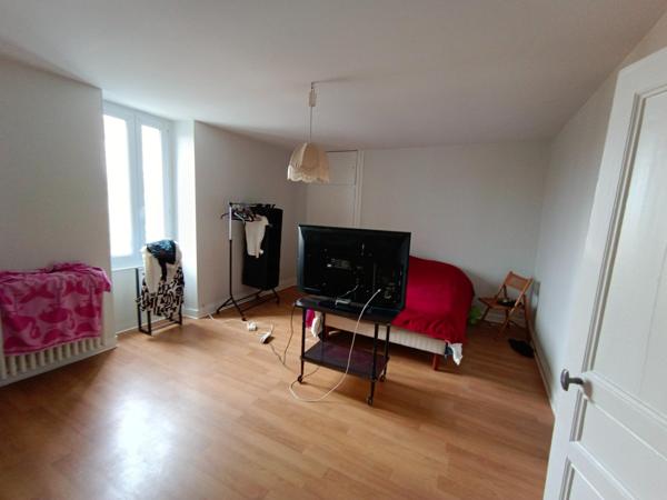 Maison à CHANTONNAY, 85110 - 12 pièces 247m²