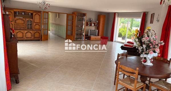 À vendre Maison 8 pièces 222 m² - Cahors 46000