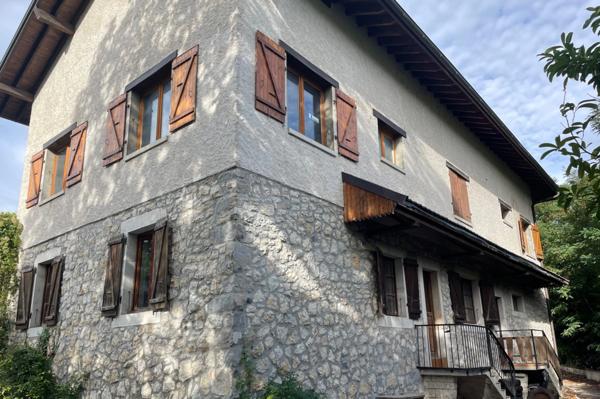 A vendre Appartement T7 de 164,30 m2 à Sergy