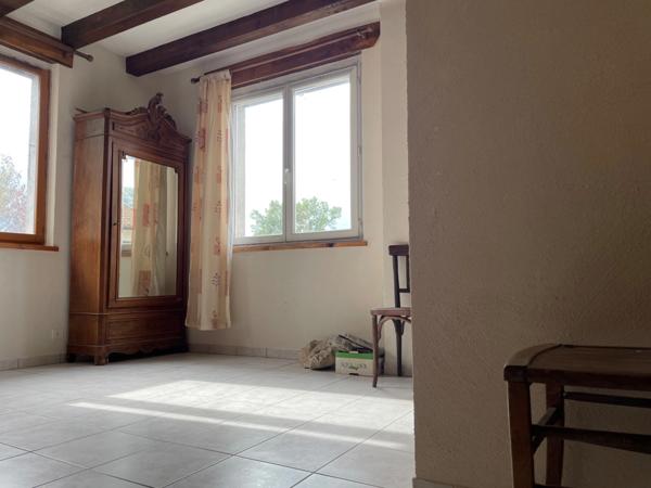 A vendre Appartement T7 de 164,30 m2 à Sergy