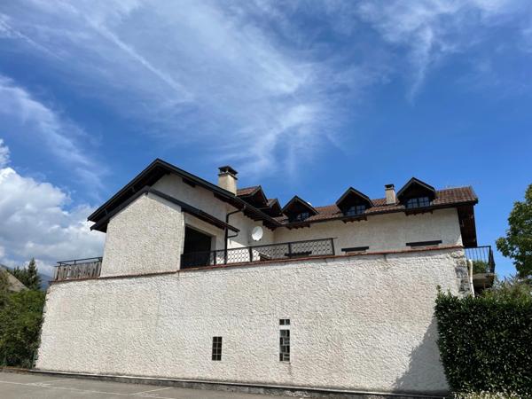 A vendre Appartement T7 de 164,30 m2 à Sergy