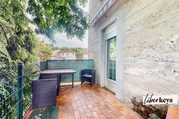 Immeuble comprenant deux habitations