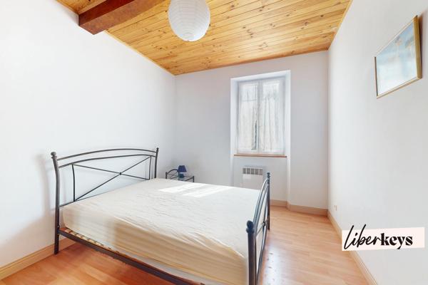 Immeuble comprenant deux habitations