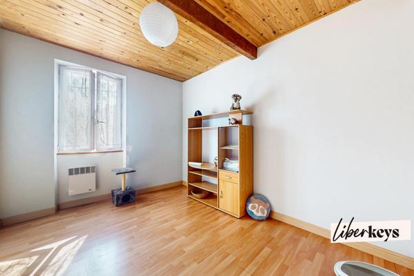 Immeuble comprenant deux habitations