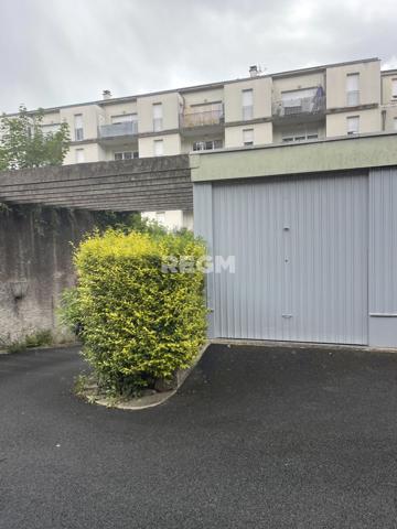 Saint-Étienne (42000) GARAGE DE 14 M2 ENVIRON QUARTIER BERGSON A SAINT-ETIENNE