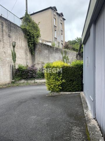 Saint-Étienne (42000) GARAGE DE 14 M2 ENVIRON QUARTIER BERGSON A SAINT-ETIENNE