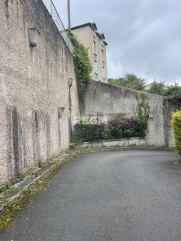 Saint-Étienne (42000) GARAGE DE 14 M2 ENVIRON QUARTIER BERGSON A SAINT-ETIENNE
