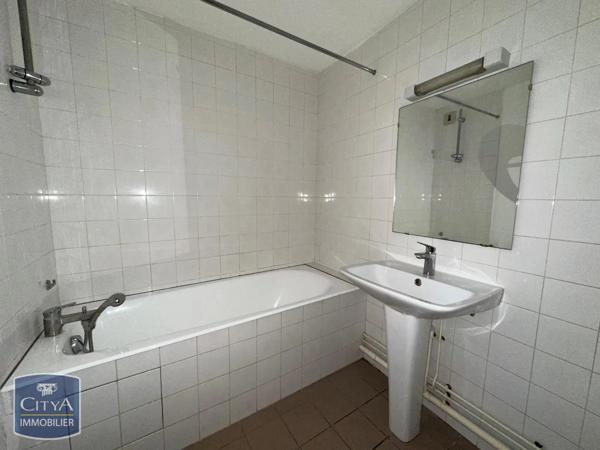 Appartement à louer 2 pièces 45.75m² Mâcon (71000)