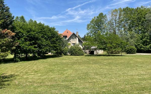 Maison à vendre    8 pièces •  Castelnaudary