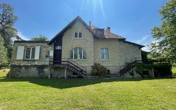 Maison à vendre    8 pièces •  Castelnaudary