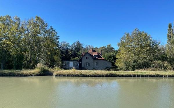 Maison à vendre    8 pièces •  Castelnaudary