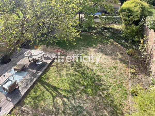 Maison
         10 pièces
        - 397 m² Bien prestige 2 850 000 € *