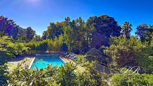 Mas de 600m² sur 4,6 hectares à Saint-Cyprien