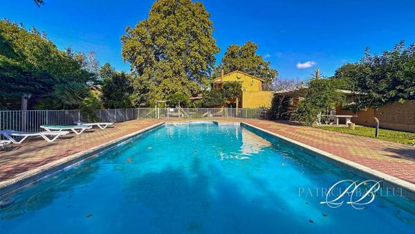 Mas de 600m² sur 4,6 hectares à Saint-Cyprien