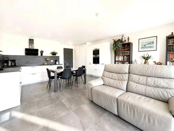 APPARTEMENT DERNIER ÉTAGE T3 SANS VIS À VIS