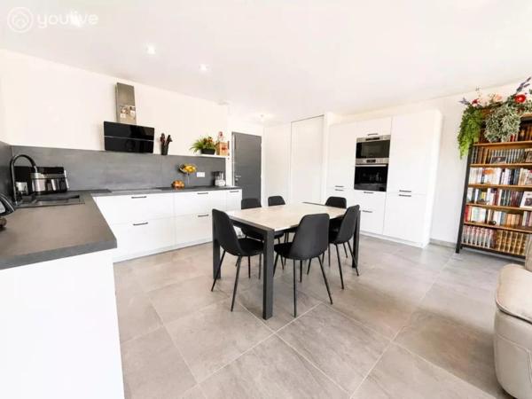 APPARTEMENT DERNIER ÉTAGE T3 SANS VIS À VIS