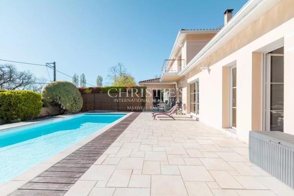 Belle Maison Familiale avec Piscine construite en 2012